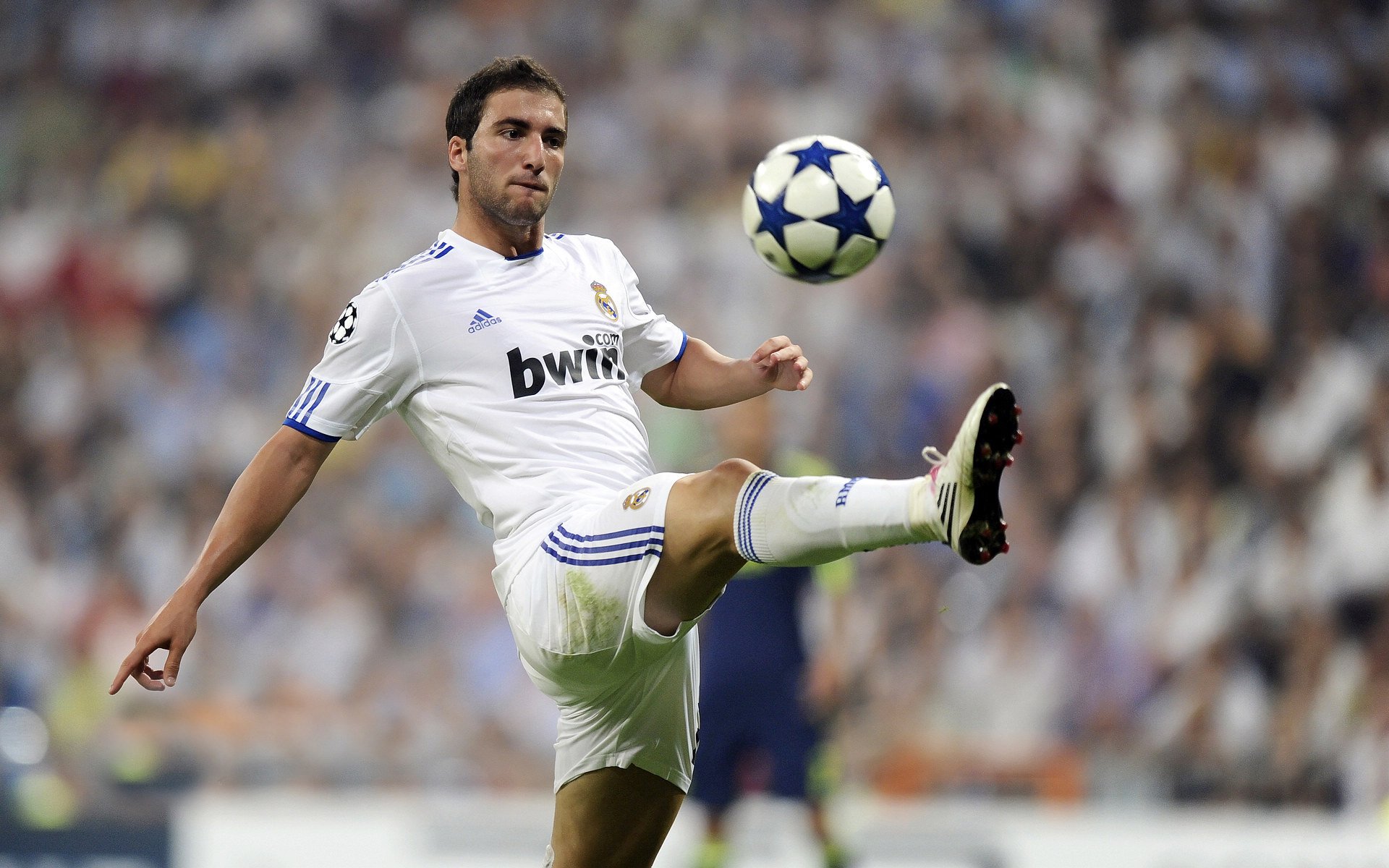 乔治·巴尔:全黑队的“战术引擎”,冷静且果断的判断让球队进攻更具威胁