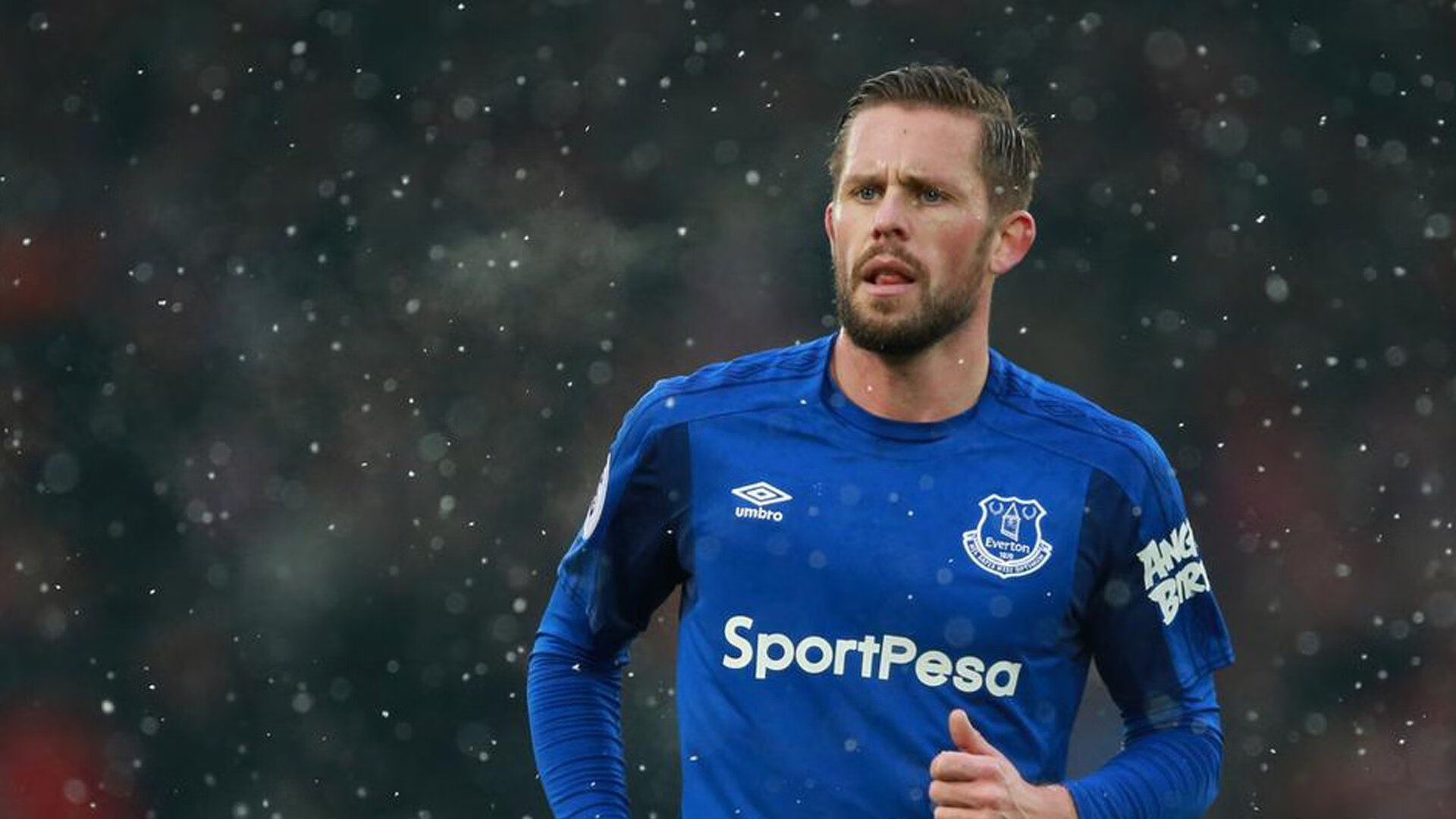 凯琳·科贝特用速度与耐力完美结合，凯特琳贝内迪克特